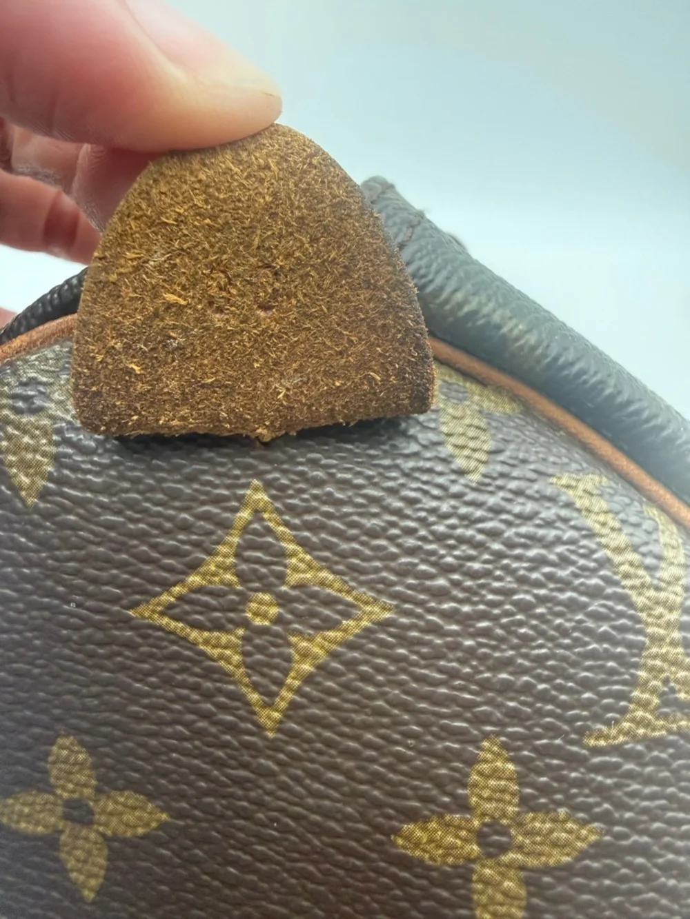 Louis Vuitton Speedy 30 Monogram Canvas Duffel Bag in Brown and Tan - Picture 13 of 13